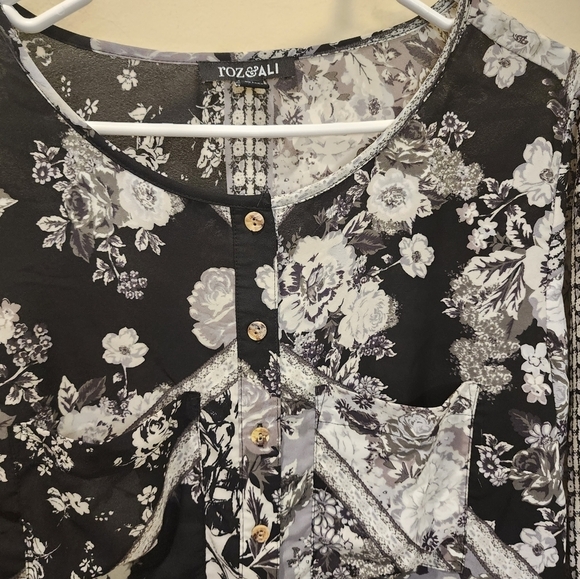 Roz & Ali Plus size Black And White Short Sleeves Tunic 1X - Picture 4 of 13